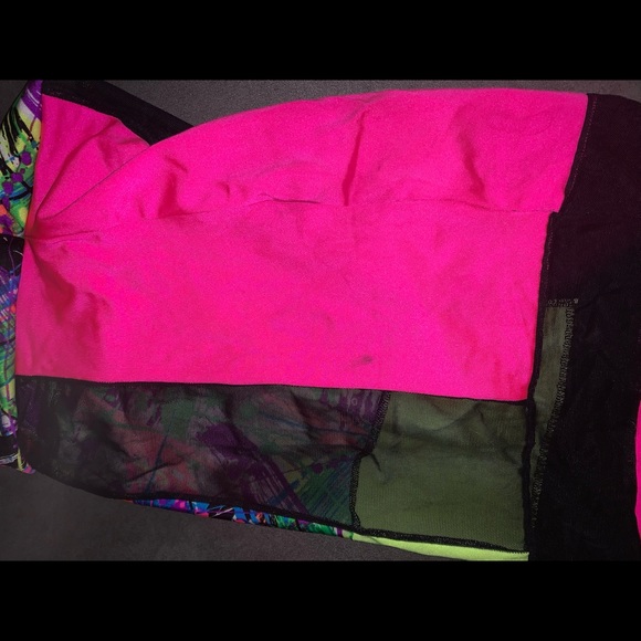 Two piece skirt and shirt - Picture 2 of 4